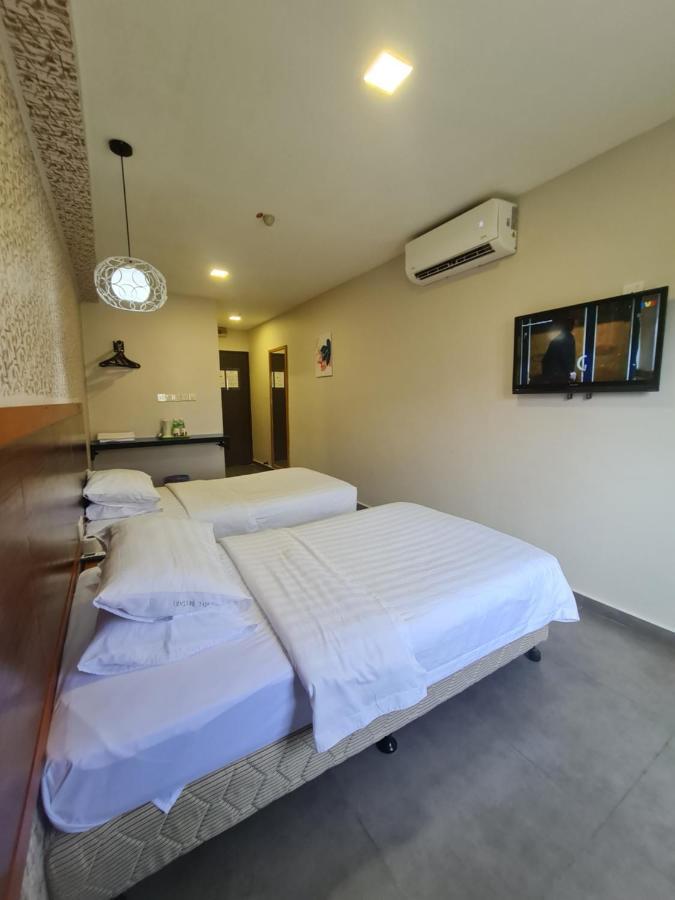 Hotel Bestari Kuala Lipis Kültér fotó