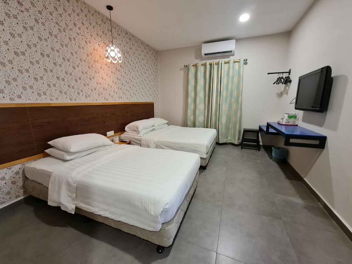 Hotel Bestari Kuala Lipis Kültér fotó