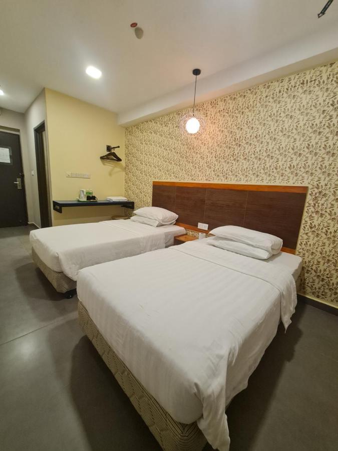 Hotel Bestari Kuala Lipis Kültér fotó