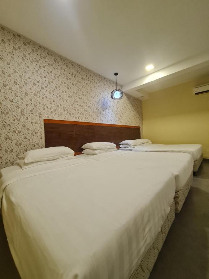 Hotel Bestari Kuala Lipis Kültér fotó