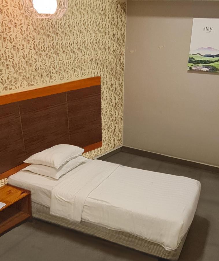 Hotel Bestari Kuala Lipis Kültér fotó